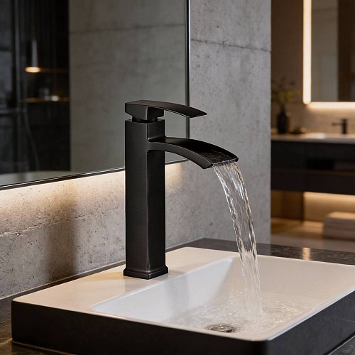 خلاط مغسلة طويل شلال اسود مع ليات