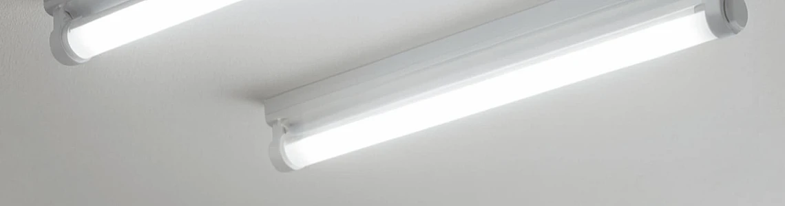 لمبات قزاز تيوب بإضاءة قوية ومتجانسة