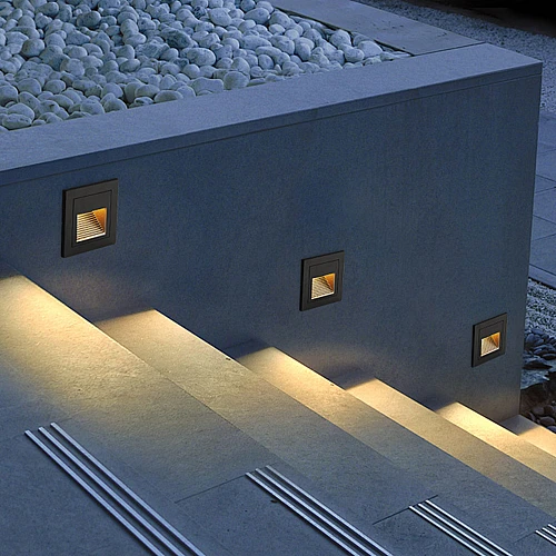 كشاف درج مربع دفن7*7سم رمادي لون الانارة اصفر