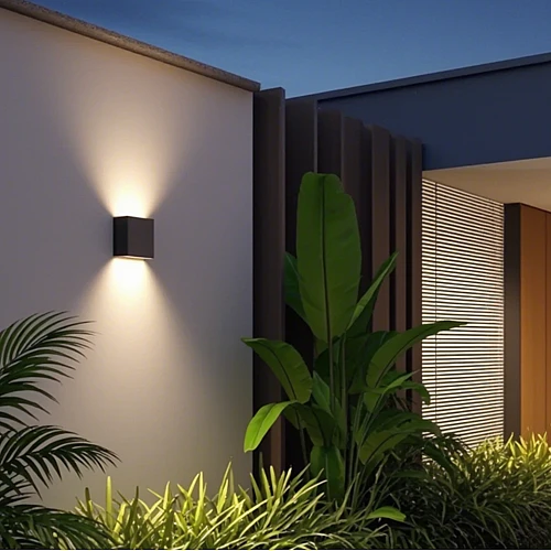 إضاءة جداري خارجي اسود لون الانارة اصفر 6 واط