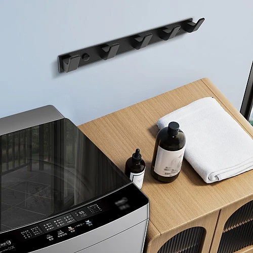 علاقة ملابس خماسي مربع زنك اسود