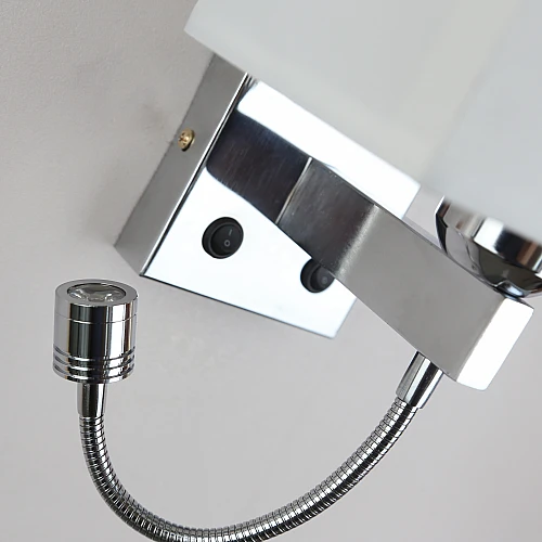 ابليك حائط جداري مودرن فضي لمبة موجهة للقراءة لون الانارة اصفر و قاعدة لمبة تركيب رئيسية E27*1L