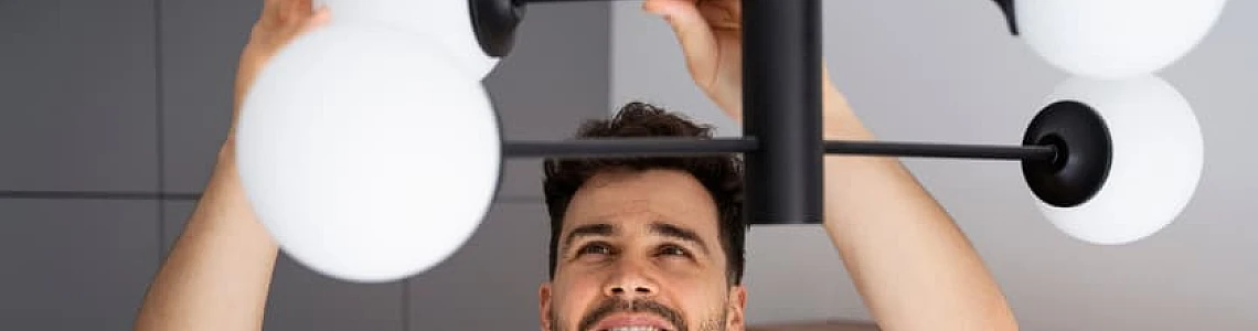 كيف تختار الثريا المثالية لكل غرفة؟ دليل كامل من كهرباء الجنوب للإنارة