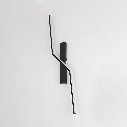 ابليك جداري مودرن اسود لون الانارة 3 اضاءات 20 واط ساحرة طول 80 سم