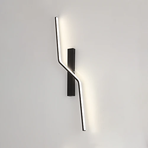 ابليك جداري مودرن اسود لون الانارة 3 اضاءات 20 واط ساحرة طول 80 سم