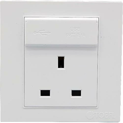 فيش ثلاثي مع منفذ يو اس بي USB لون ابيض ساده توفل