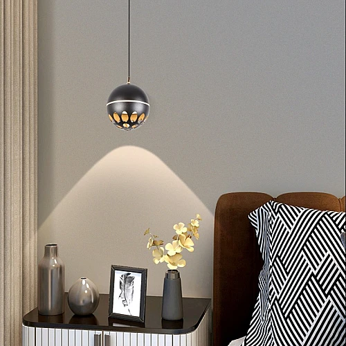 إضاءة معلقة لون الانارة اصفر تصميم مودرن حديث أضاءة فاخرة وجميلة