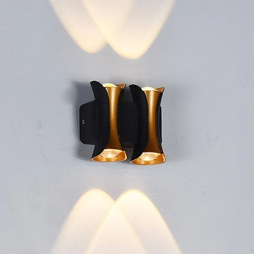  منتج اضاءة خارجية كشاف بوابة و لمبات حوش لون الشكل اسود ذهبي لون الإنارة اصفر رباعي الاضاءة-9546/4/BK+GD+WW