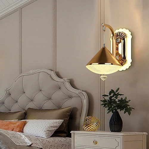 ابليك حائط جداري مودرن ذهبي لون الانارة 3اضاءات 9 واط مفرد