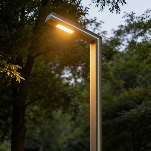 كشاف أعمدة شوارع لون الانارة 100 واط 3 متر (هذا المنتج متاح في جدة و الرياض فقط)