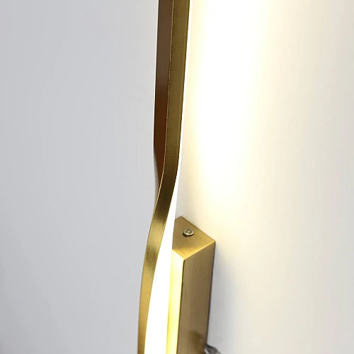 ابليك جداري مودرن زيتي لون الانارة 3اضاءات 80 سم