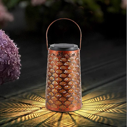 إضاءة زينة للحدائق تعمل بالطاقة الشمسية