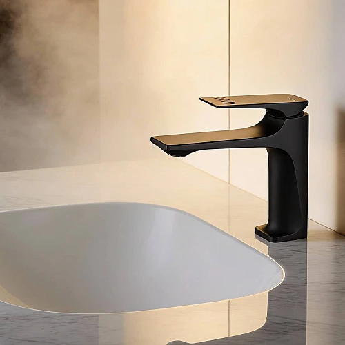 خلاط مغسلة قصير مربع بديكور معين على المقبض اسود مع ليات