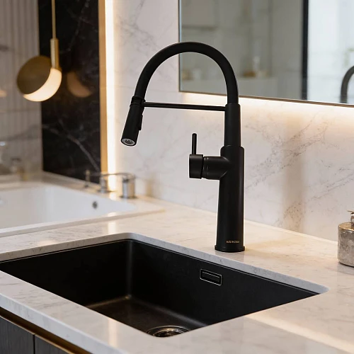 خلاط مطبخ سحاب اسود