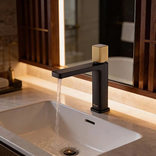 خلاط مغسلة قصير نحاس + زنك مودرن اسود +ذهبي مطفي