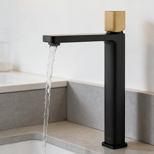 خلاط مغسلة طويل اسود وذهبي مودرن فخم