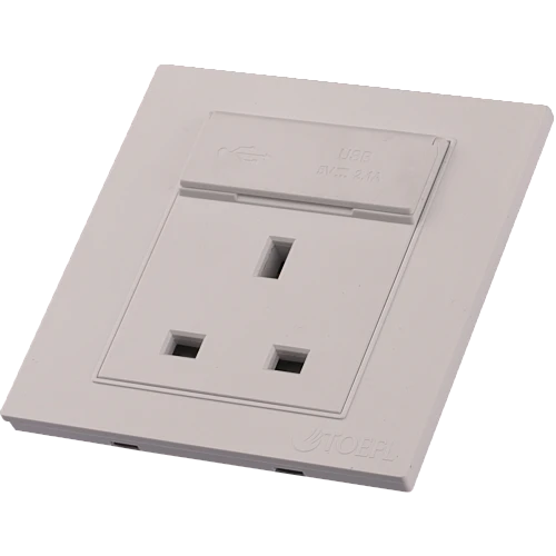 فيش ثلاثي مع منفذ يو اس بي USB مع تايب سي TYPE-C لون ابيض ساده توفل