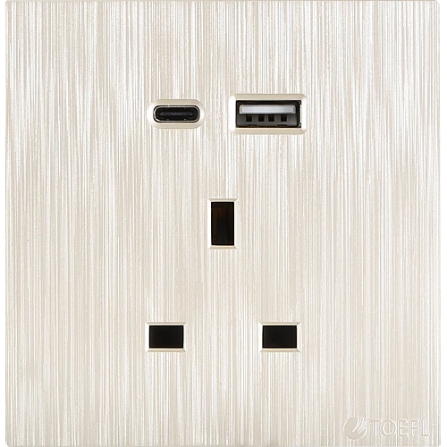 فيش ثلاثي مع منفذ يو اس بي USB مع تايب سي TYPE-C لون بيانو لولي فيش ثلاثي مع منفذ يو اس بي USB مع تايب سي TYPE-C لون بيانو لولي