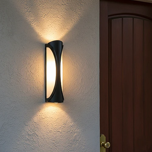 جداري بوابة خارجي عدستين 2 انارة اماميه  اسود لون الانارة اصفر 18 واط