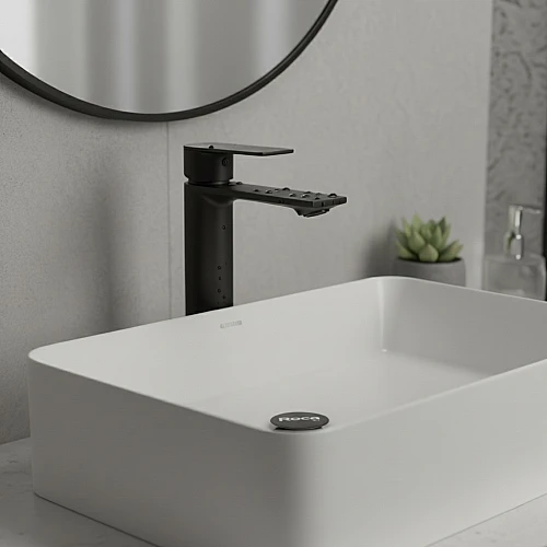 خلاط مغسلة قصير اسود مع ليات