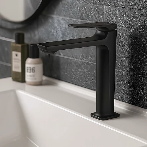 خلاط مغسلة طويل مربع بديكور معين على المقبض اسود مع ليات