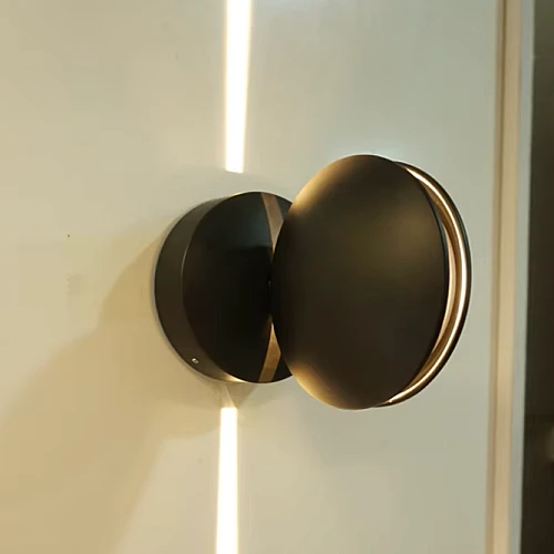  صورة منتج لمبة جدارية خارجية 360° بإضاءة ناعمة ومقاومة للعوامل الخارجية لون الانارة اصفر 6 واط موديل 9587/6W/BK+WW