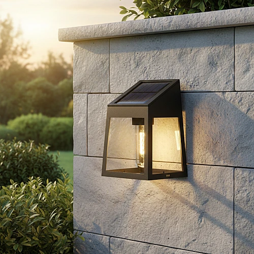 كشاف جداري خارجي يعمل بالطاقة الشمسية لون اصفر دافئ