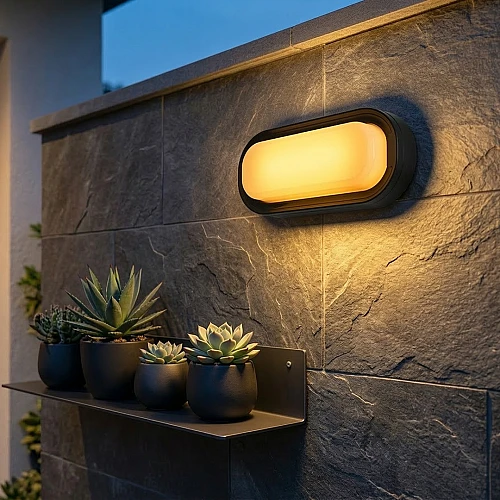 كشاف جدارية خارجي مستطيل اسود لون الانارة اصفر 20 واط